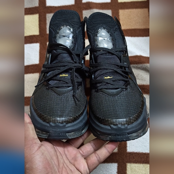 Nike Lebron Xix - Picture 10 of 15